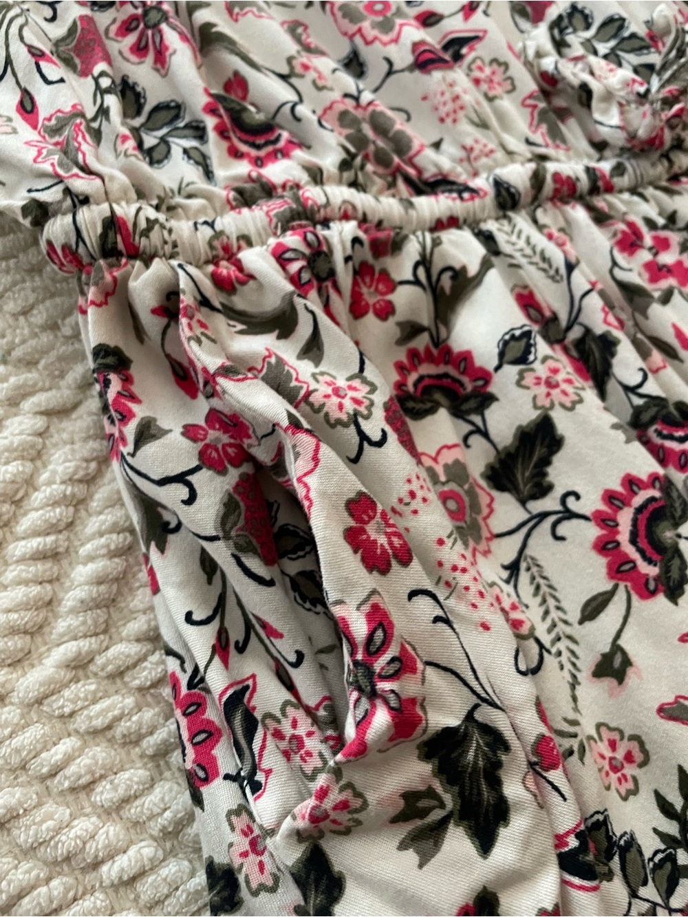 Floral Sleeveless Mock Neck Dress in Pink and White - Picture 9 of 11